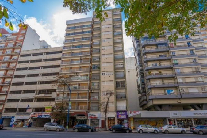 DEPTO. COLON Y CORRIENTES 2 AMB.