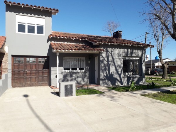 CASA AV. COLON Y 220 3 AMB.
