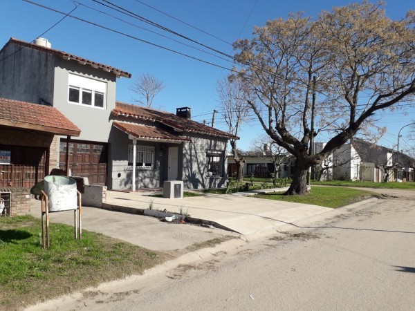CASA AV. COLON Y 220 3 AMB.