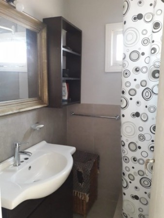 CASA AV. COLON Y 220 3 AMB.