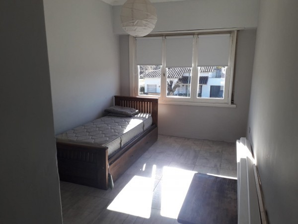 CASA AV. COLON Y 220 3 AMB.