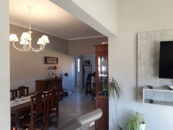 CASA AV. COLON Y 220 3 AMB.