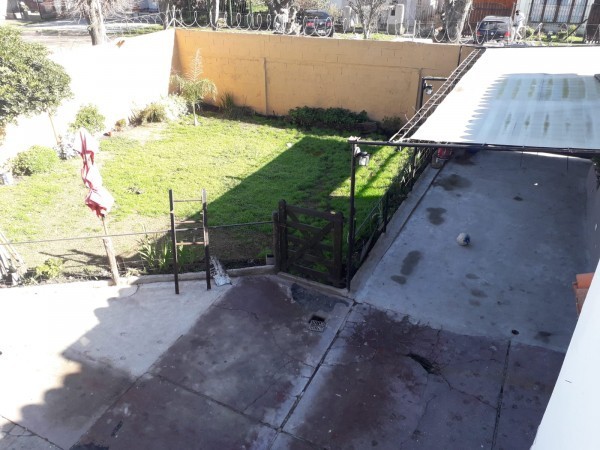 CASA AV. COLON Y 220 3 AMB.