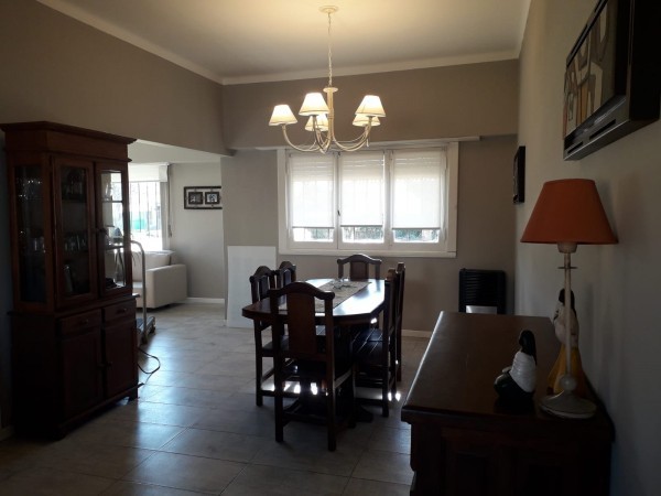 CASA AV. COLON Y 220 3 AMB.