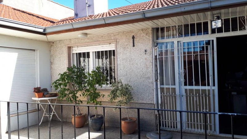 CASA JURAMENTO 1400 5 AMB.