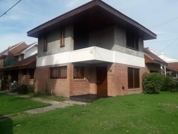 CASA ROLDAN Y FALKNER. 4 AMB. LOS PINARES