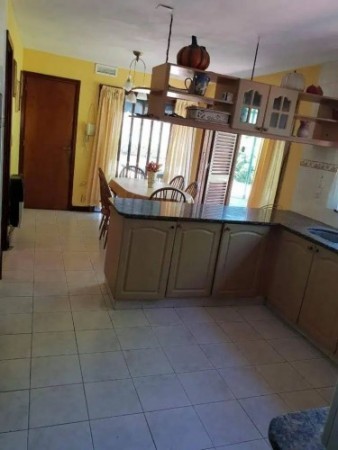 CASA JUAN.B. JUSTO Y JARA. 5 AMB.
