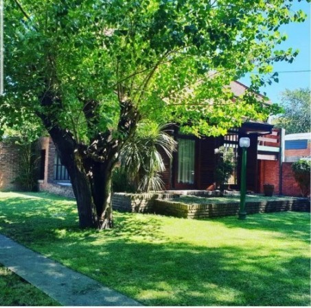 CASA JUAN.B. JUSTO Y JARA. 5 AMB.