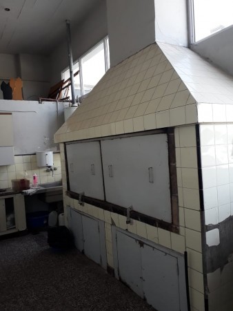 LOCAL 800 M2. LURO Y CHAMPAGÑAT
