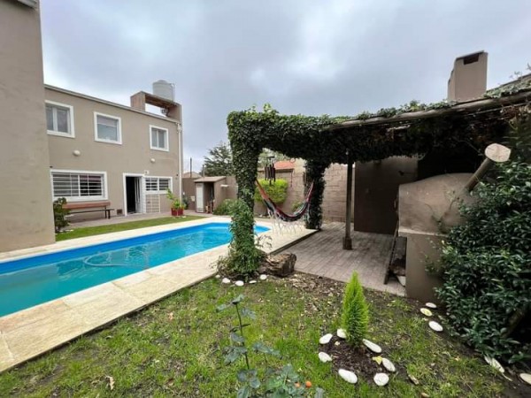 CASA 4 AMBIENTES. CAISAMAR