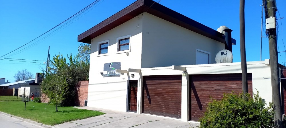 CASA MINIMALISTA. GONZALEZ CHAVES AL 2500
