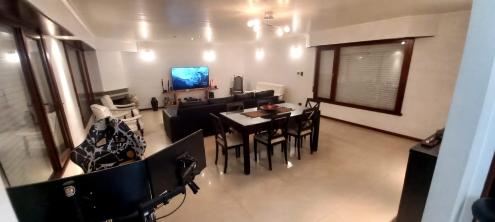 CASA MINIMALISTA. GONZALEZ CHAVES AL 2500
