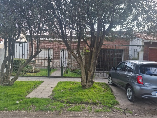 CASA 3 AMBIENTES + DEPTO 2 AMB. C.DE ROSARIO 1500