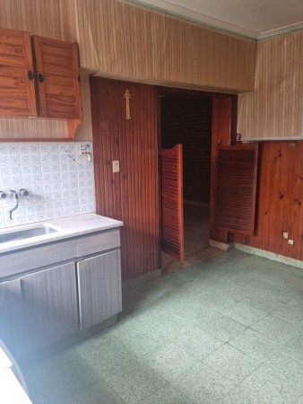 CASA 3 AMBIENTES + DEPTO 2 AMB. C.DE ROSARIO 1500