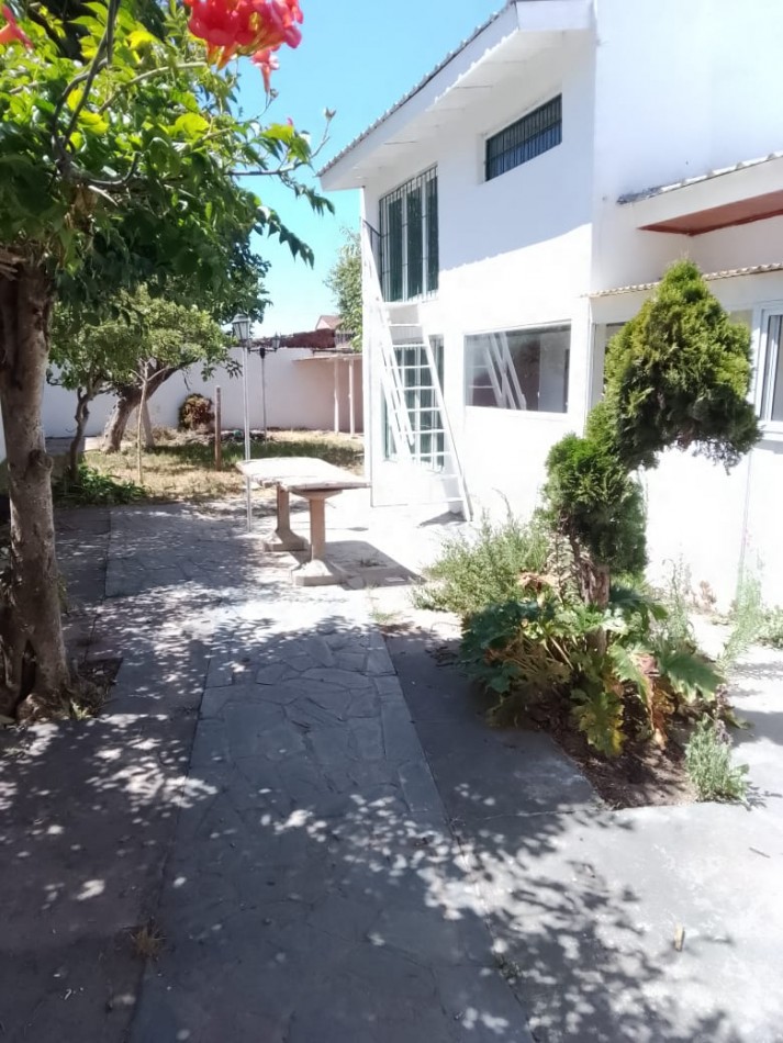 DOS CASAS DE 3 AMB. CADA UNA . ARRUE Y LURO