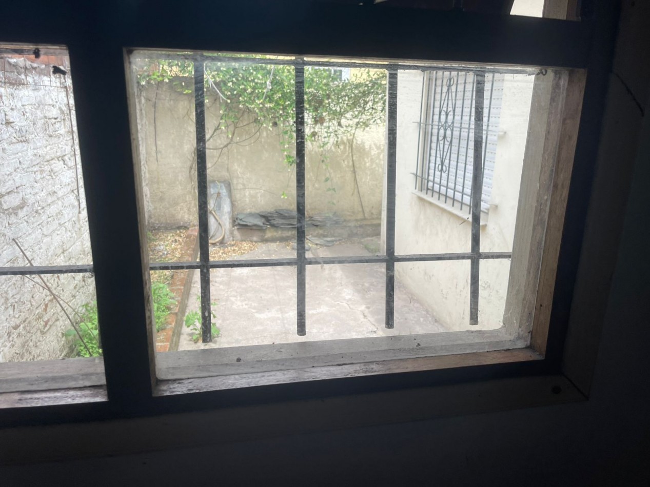 CASA 3 AMBIENTES CON GARAJE. CORONEL SUAREZ AL 800