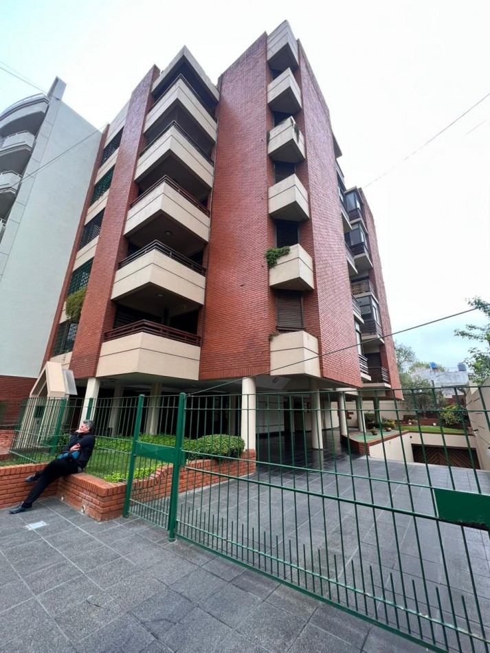 departamento 3 amb. + dependencia. jujuy y 9 de julio