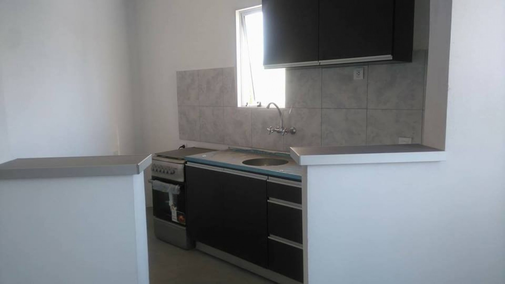 DEPARTAMENTO 2 AMB. COLON Y 220