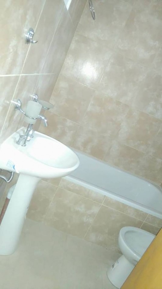 DEPARTAMENTO 2 AMB. COLON Y 220