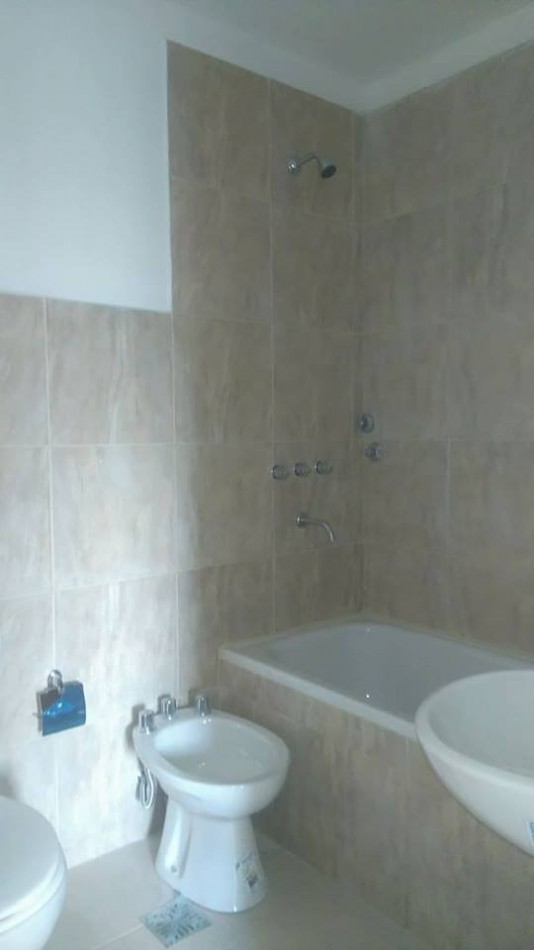 DEPARTAMENTO 2 AMB. COLON Y 220
