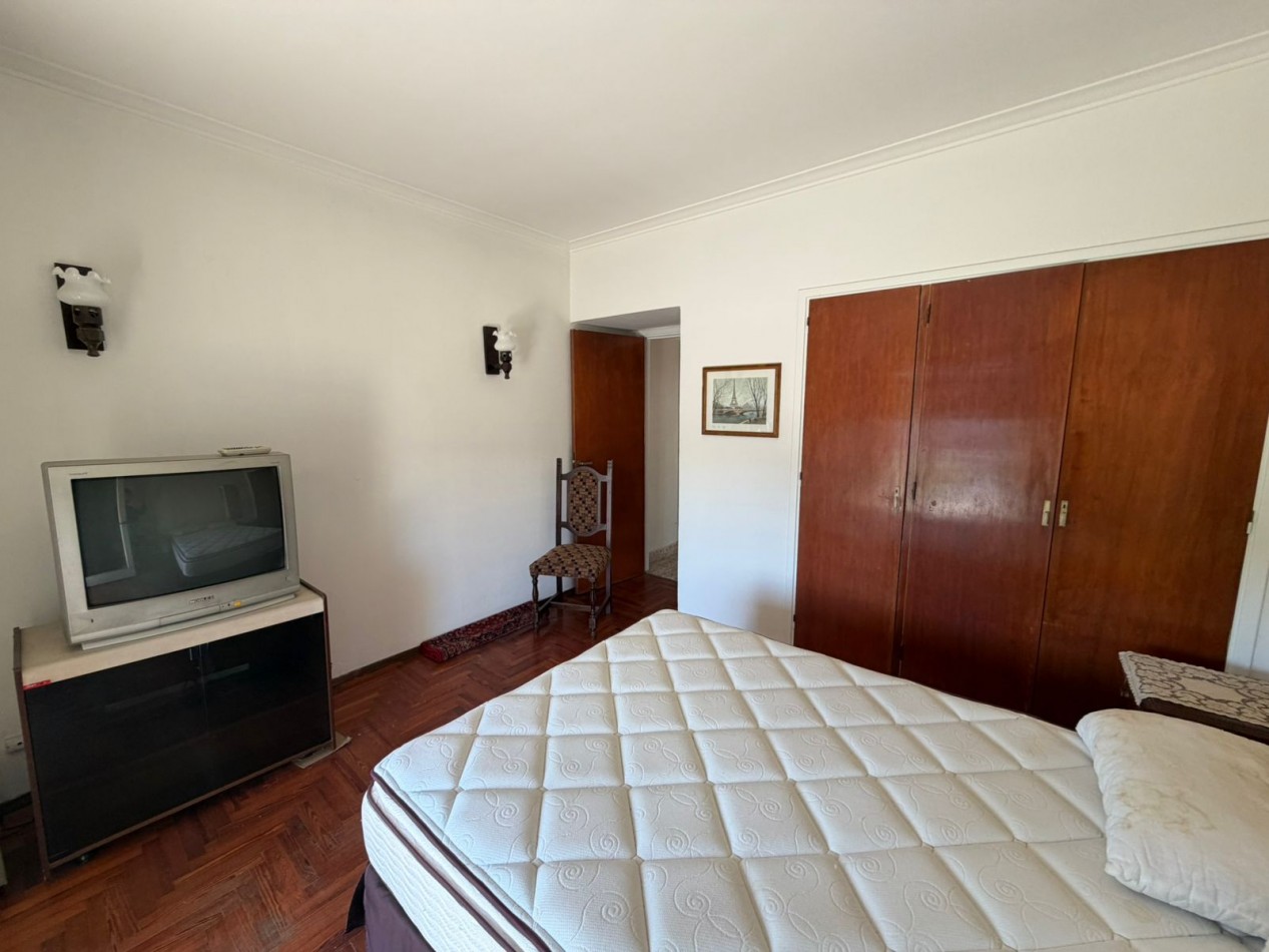 CASA EN PLANTA ALTA. AMOBLADA. LURO AL 6500