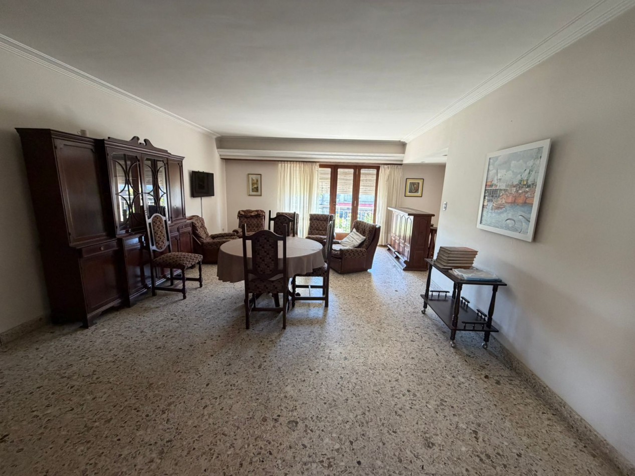 CASA EN PLANTA ALTA. AMOBLADA. LURO AL 6500