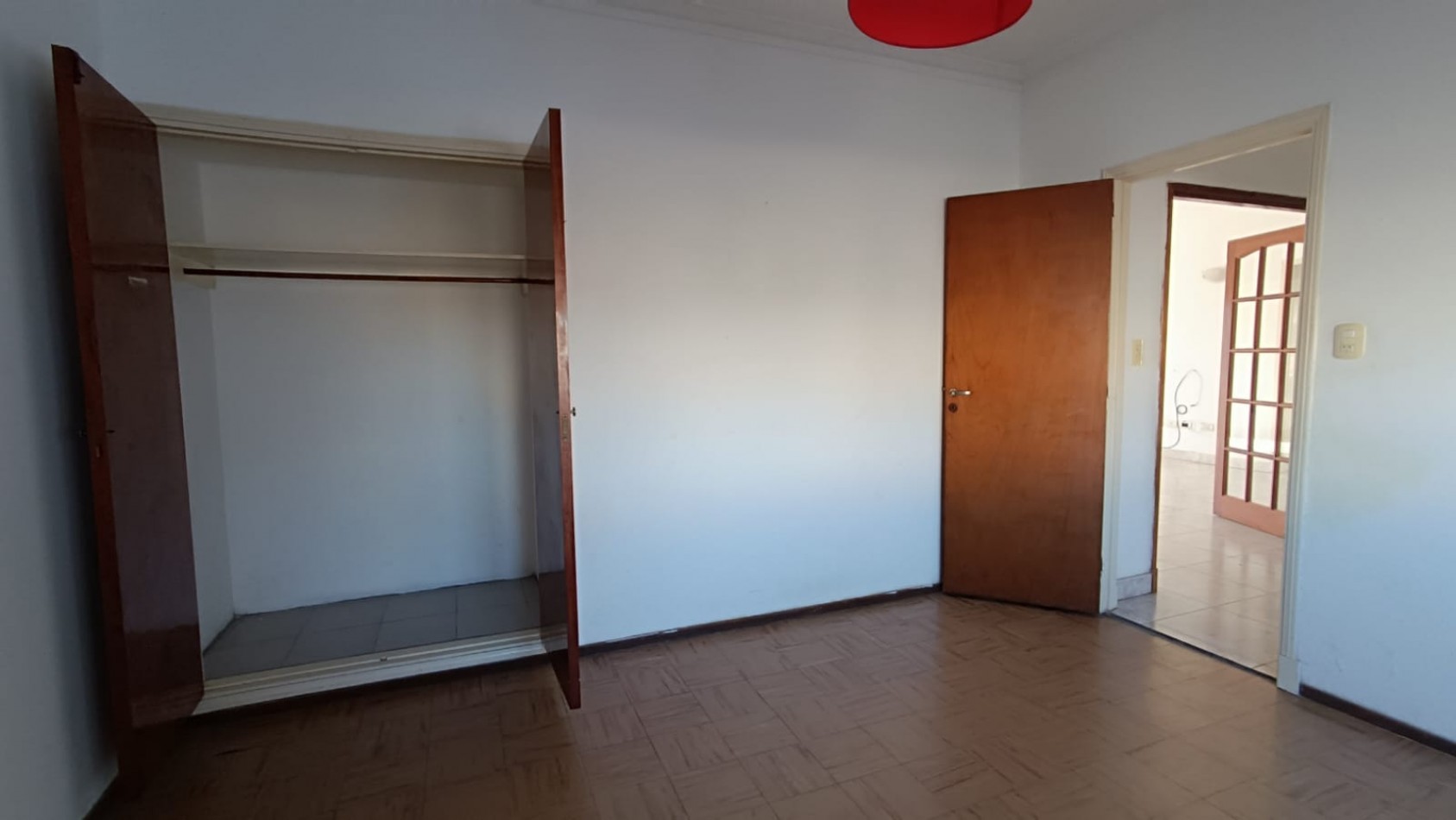 CASA EN PLANTA ALTA. 4 AMB. MORENO Y 180