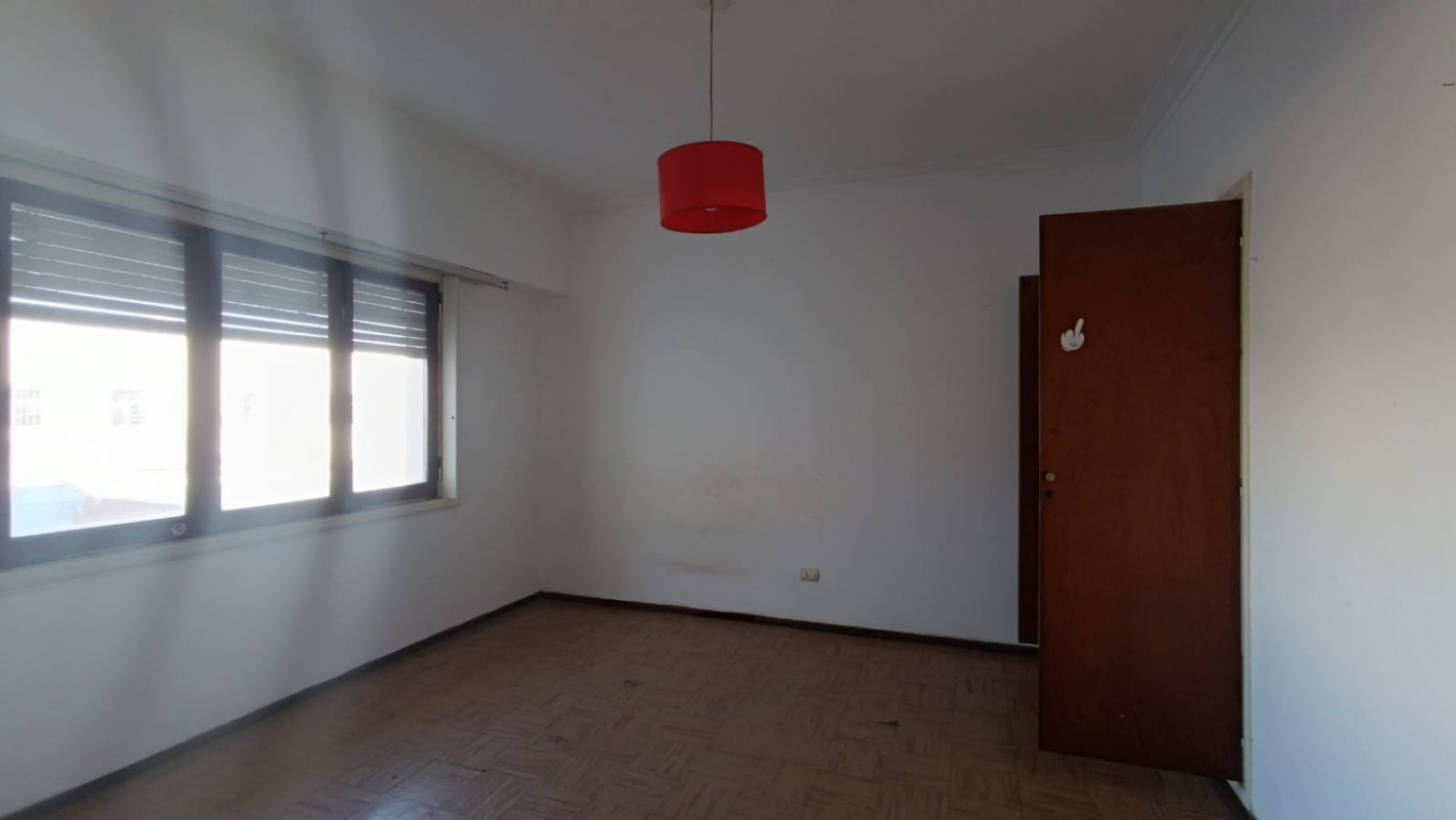 CASA EN PLANTA ALTA. 4 AMB. MORENO Y 180