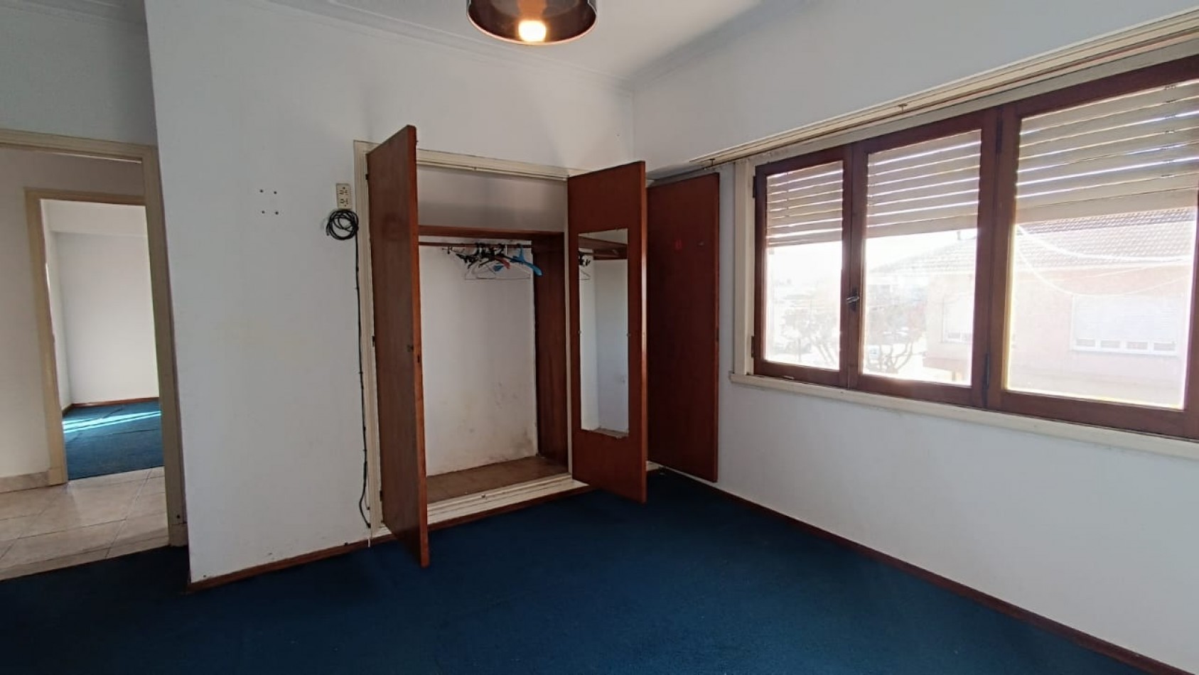 CASA EN PLANTA ALTA. 4 AMB. MORENO Y 180