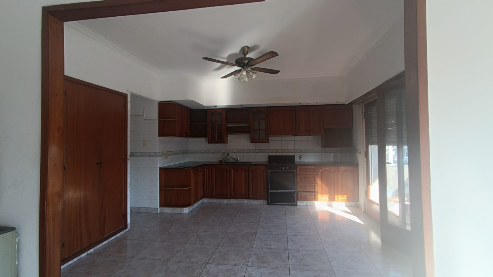 CASA EN PLANTA ALTA. 4 AMB. MORENO Y 180