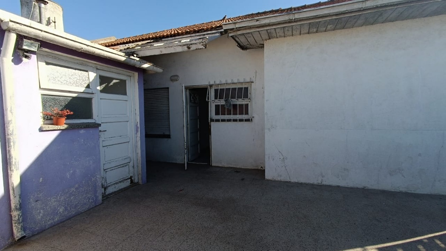 CASA EN PLANTA ALTA. 4 AMB. MORENO Y 180