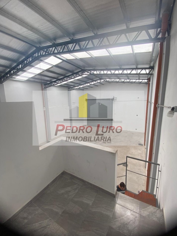 GALPON 242M2 APROX. SAN MARTIN AL 7300.