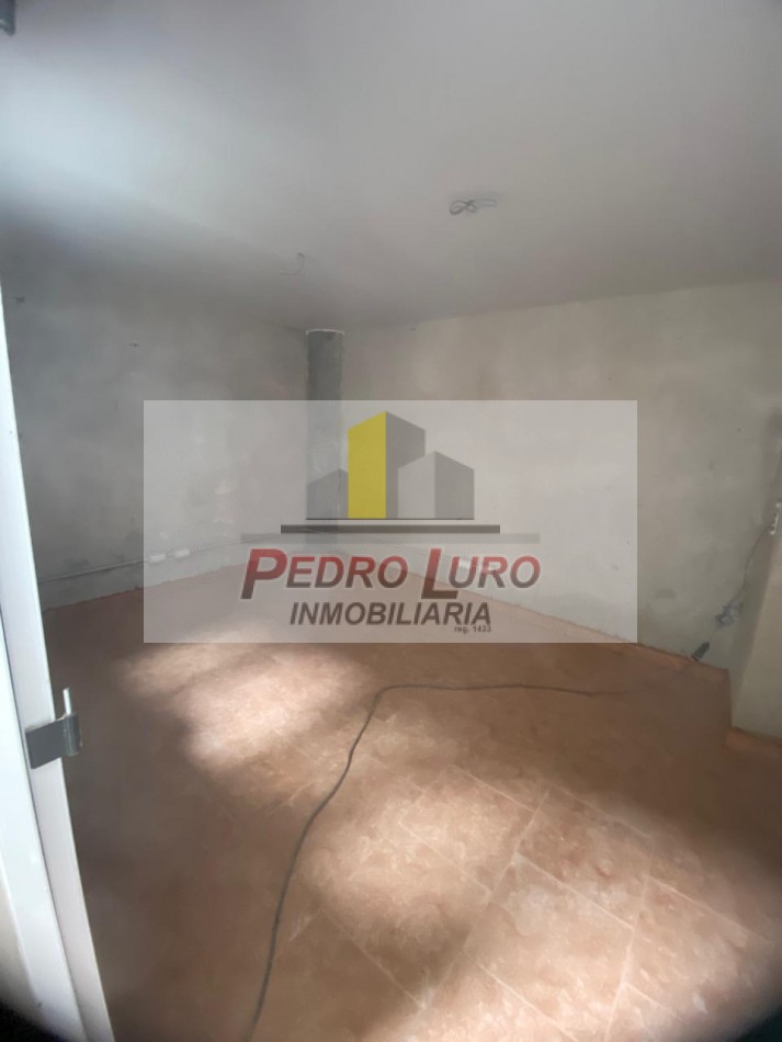 GALPON A ESTRENAR  DE 250M2 CUB. + 100M2 DESCUB. SAN MARTIN AL 6700