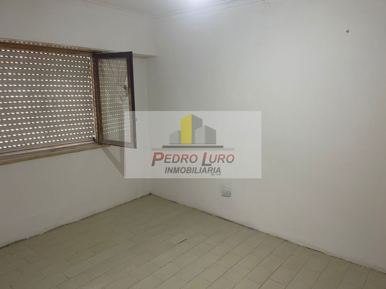 CASA 3 AMBIENTES CON GARAJE. CORONEL SUAREZ AL 800