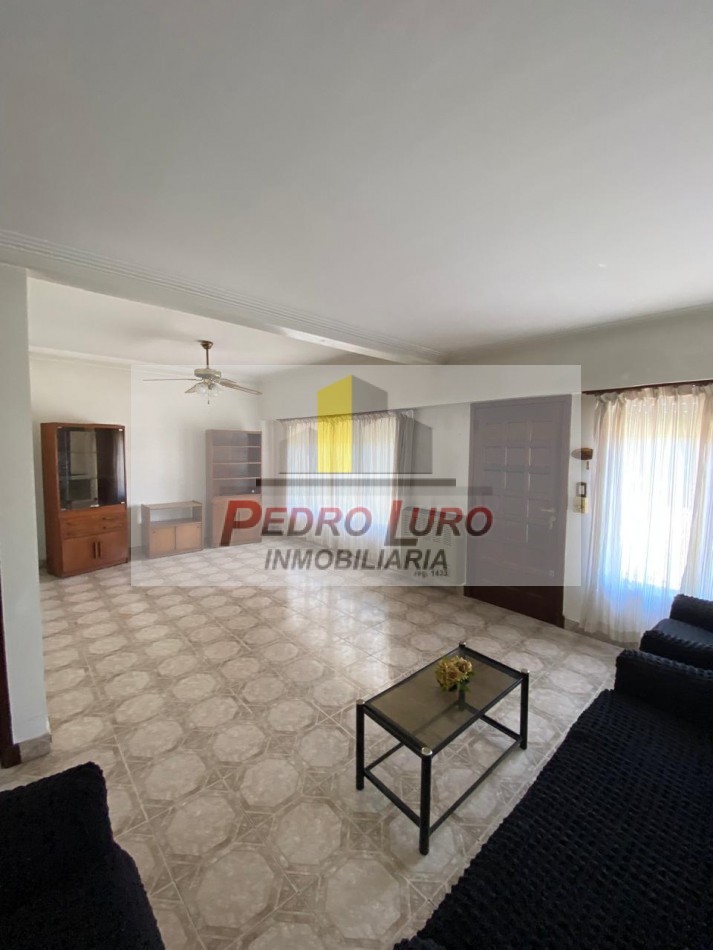 CHALET EN DOS PLANTAS. 4 AMBIENTES. PARAGUAY AL 1300