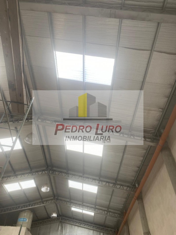 GALPON A ESTRENAR  DE 250M2 CUB. + 100M2 DESCUB. SAN MARTIN AL 6700