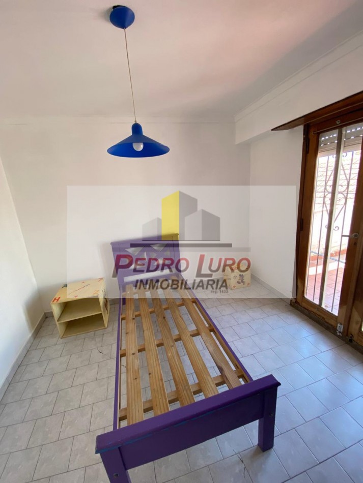 CHALET EN DOS PLANTAS. 4 AMBIENTES. PARAGUAY AL 1300