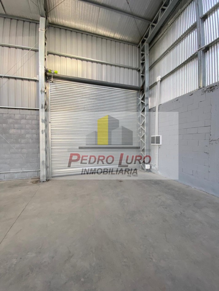 GALPON A ESTRENAR 580M2. LURO Y PIGUE