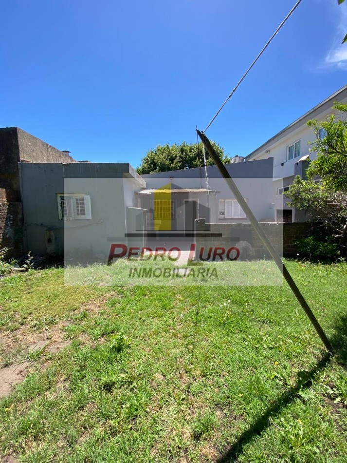 CASA 3 AMBIENTES. GARAJE Y PARQUE. RIVADAVIA AL 7500