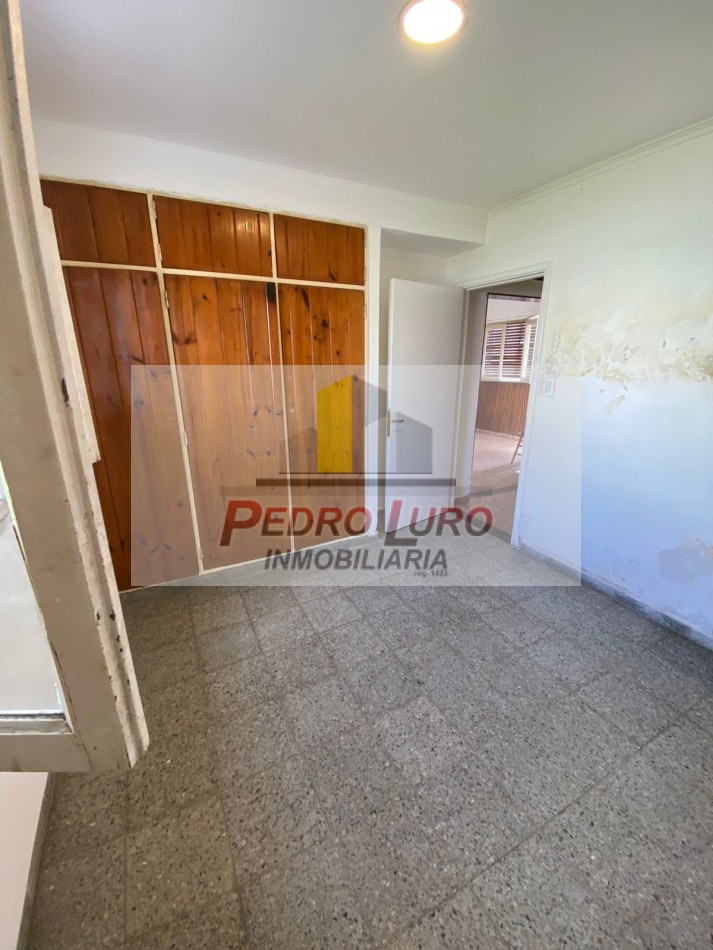 CASA 3 AMB. + DEPENDENCIA. FALUCHO AL 6800
