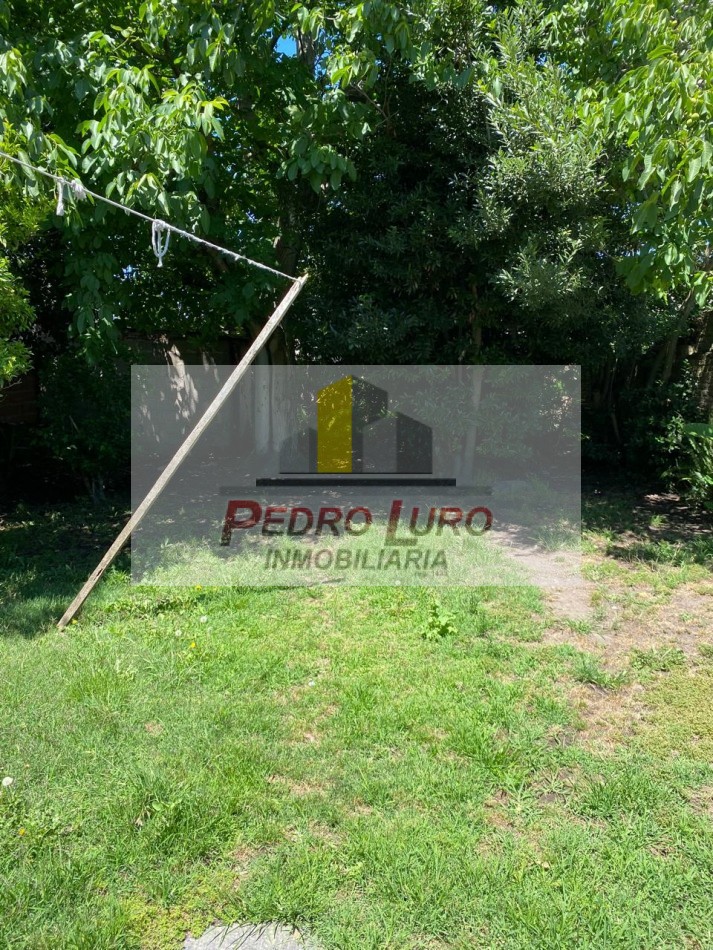 CASA 3 AMBIENTES. GARAJE Y PARQUE. RIVADAVIA AL 7500