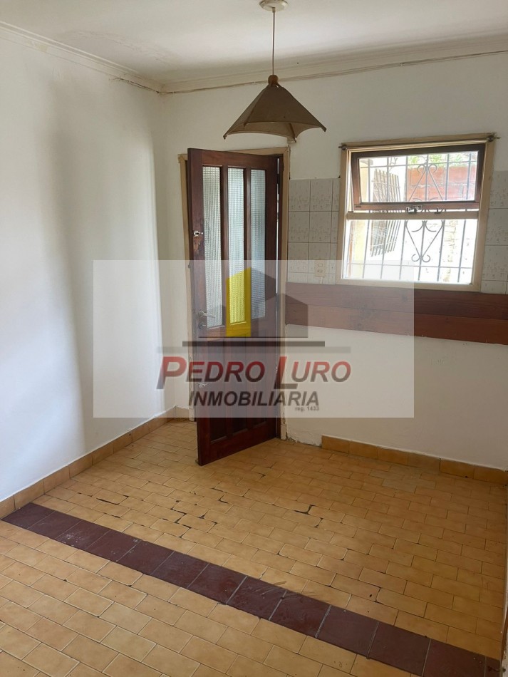 CASA 3 AMBIENTES CON GARAJE. CORONEL SUAREZ AL 800
