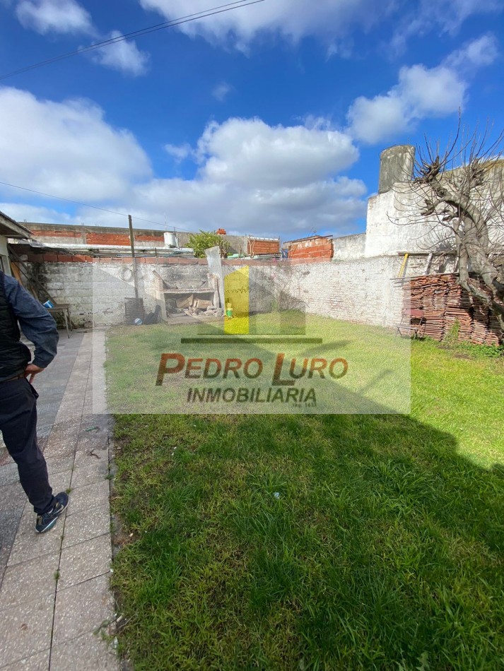 CASA 3 AMB. + DEPENDENCIA. FALUCHO AL 6800