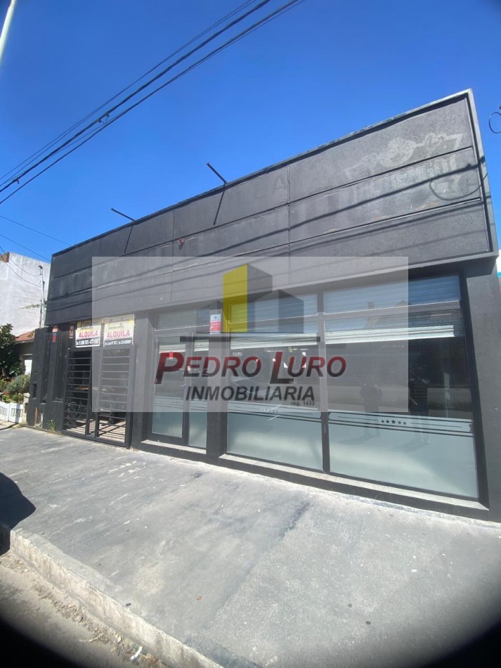 LOCAL COMERCIAL. 125M2 CUBIERTOS APROX. AV.LURO Y 180