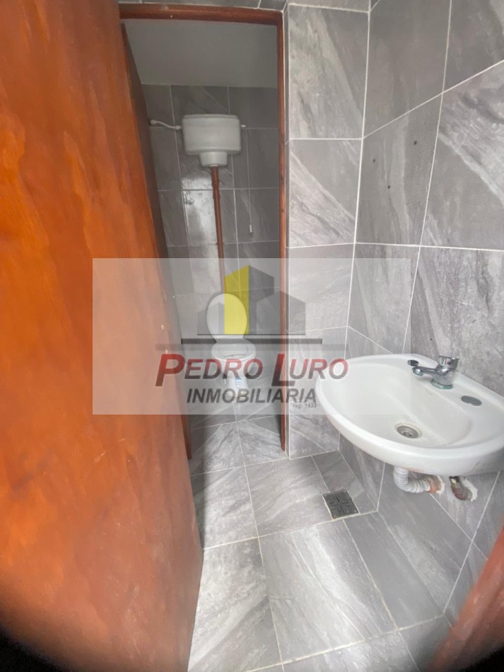 GALPON 242M2 APROX. SAN MARTIN AL 7300.