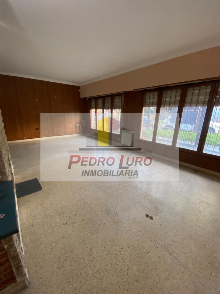 CHALET EN DOS PLANTAS 4 AMBIENTES. GENOVA AL 1900