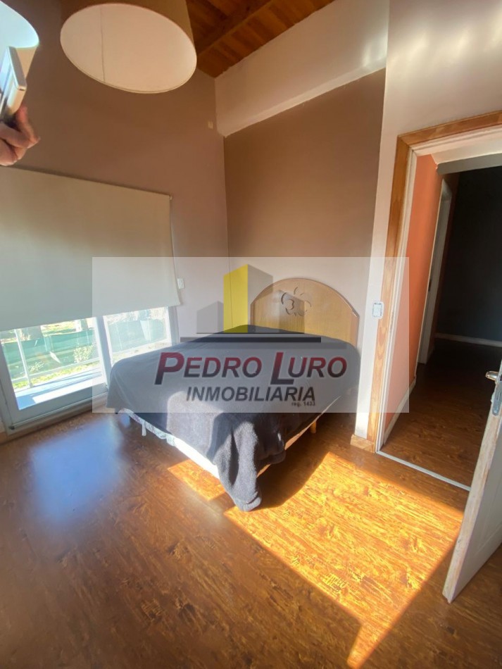 CASA 4 AMBIENTES + DEP. EN BARRIO LA CALETA