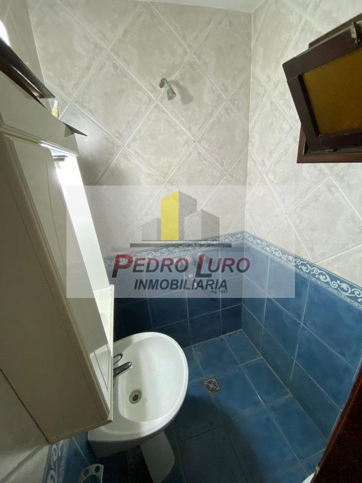 CHALET EN DOS PLANTAS. 4 AMBIENTES. PARAGUAY AL 1300