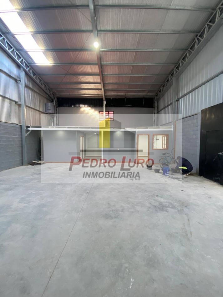 GALPON A ESTRENAR 580M2. LURO Y PIGUE
