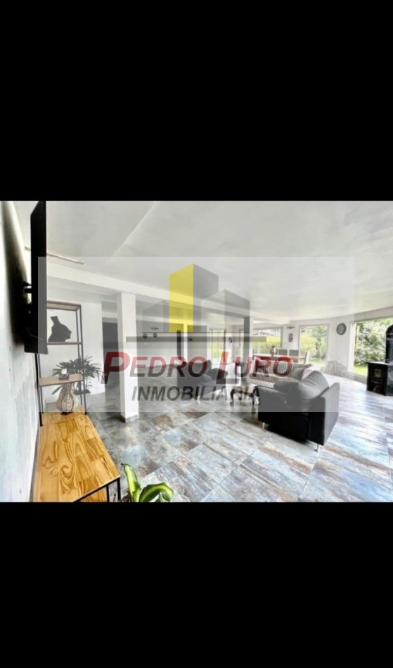 CASA 4 AMBIENTES + DEP. EN BARRIO LA CALETA
